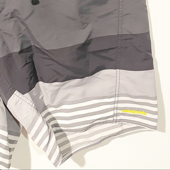 Patagonia Wavefarer Grey Striped Boardshorts Mens 32 - Picture 2 of 4